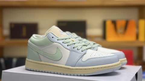 Air Jordan 1 Low DC0774-108
