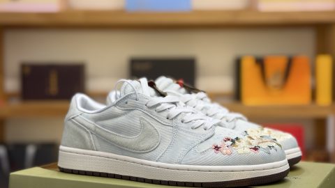 Air Jordan 1 Low IQ1108-011