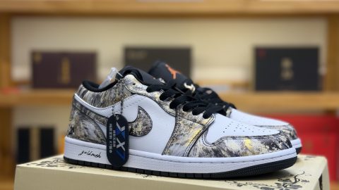 Air Jordan 1 Low 553558-081