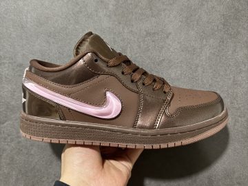 Air Jordan 1 Low SE Valentine’s Day IQ9787-262