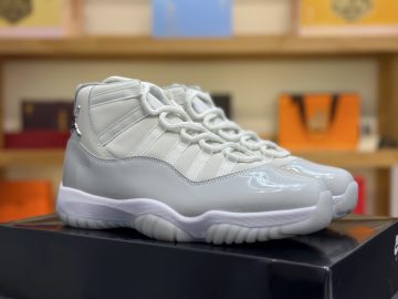 Jordan 11 AR0715-110