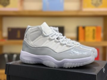 Jordan 11 AR0715-110