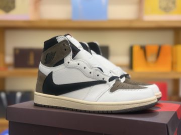 Air Jordan 1 High CD4487-001