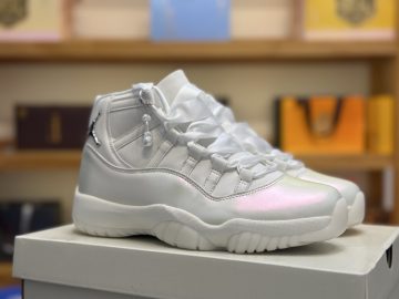 Jordan 11 AR0715-110