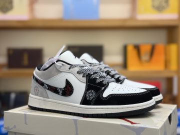 Air Jordan 1 Low LR8888-003