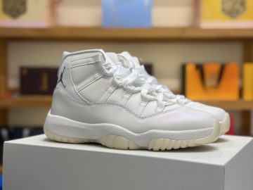 Jordan 11 AR0715-110