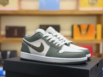 Air Jordan 1 Low 553558-300