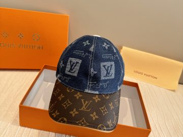 LOUIS VUITTON Caps