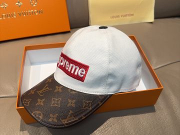 LOUIS VUITTON Caps