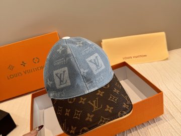 LOUIS VUITTON Caps