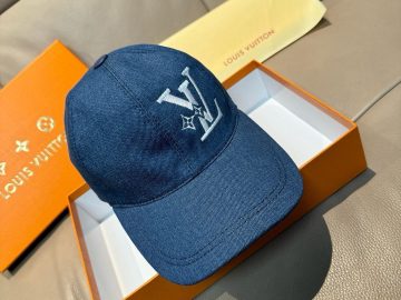 LOUIS VUITTON Caps