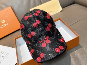 LOUIS VUITTON Caps