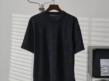 LOUIS VUITTON T shirt