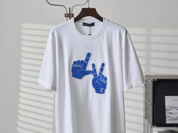 LOUIS VUITTON T shirt