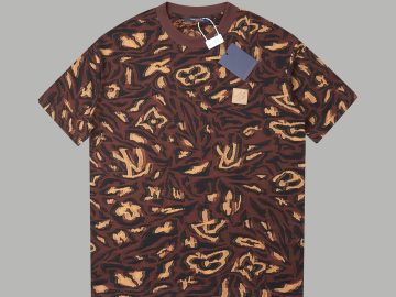 LOUIS VUITTON T shirt