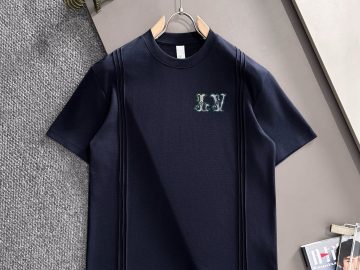 LOUIS VUITTON T shirt