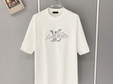 LOUIS VUITTON T shirt