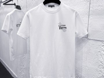 LOUIS VUITTON T shirt