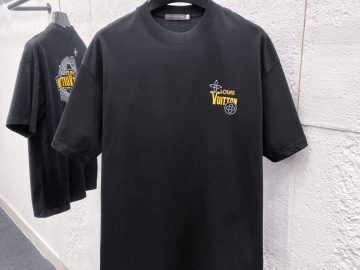 LOUIS VUITTON T shirt