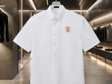 LOUIS VUITTON T shirt