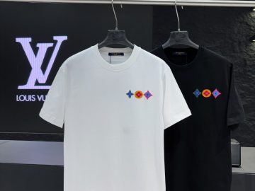LOUIS VUITTON T shirt