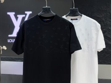 LOUIS VUITTON T shirt