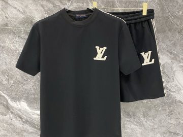 LOUIS VUITTON T shirt