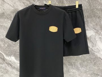 LOUIS VUITTON T shirt