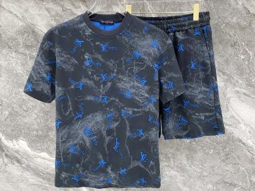 LOUIS VUITTON T shirt