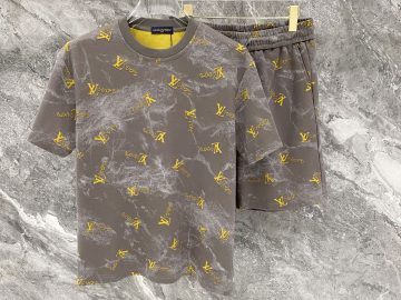 LOUIS VUITTON T shirt