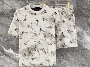 LOUIS VUITTON T shirt