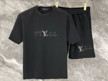 LOUIS VUITTON T shirt