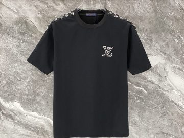 LOUIS VUITTON T shirt