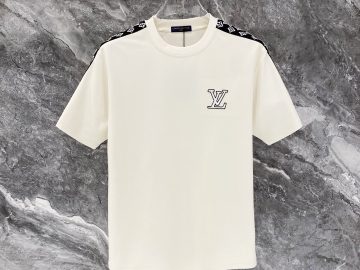 LOUIS VUITTON T shirt