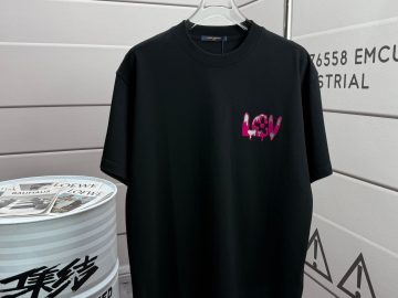 LOUIS VUITTON T shirt