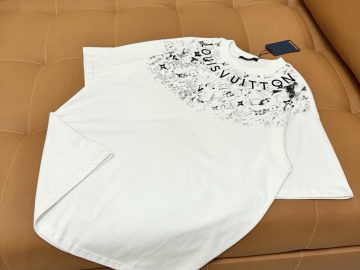LOUIS VUITTON T shirt