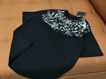 LOUIS VUITTON T shirt
