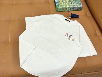 LOUIS VUITTON T shirt