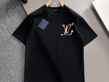 LOUIS VUITTON T shirt
