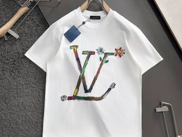 LOUIS VUITTON T shirt