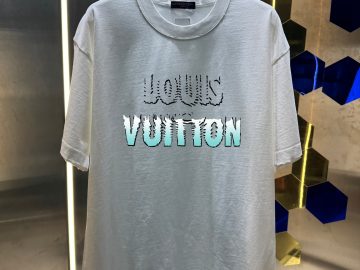 LOUIS VUITTON T shirt