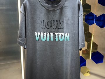 LOUIS VUITTON T shirt
