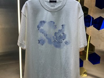 LOUIS VUITTON T shirt