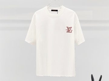 LOUIS VUITTON T shirt