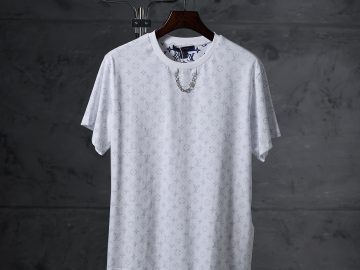 LOUIS VUITTON T shirt
