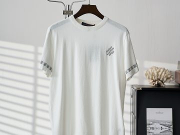 LOUIS VUITTON T shirt