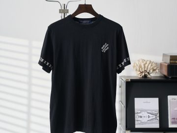 LOUIS VUITTON T shirt