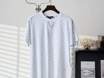LOUIS VUITTON T shirt