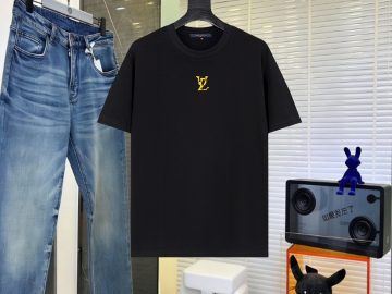 LOUIS VUITTON T shirt