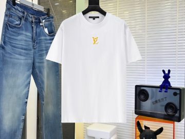 LOUIS VUITTON T shirt